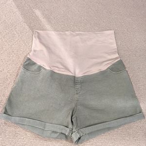 Maternity shorts
